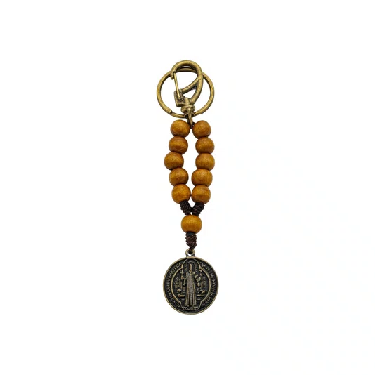 Chaveiro Dezena de Madeira com Mosquete e Medalha de São Bento em Metal Ouro Velho 8mm