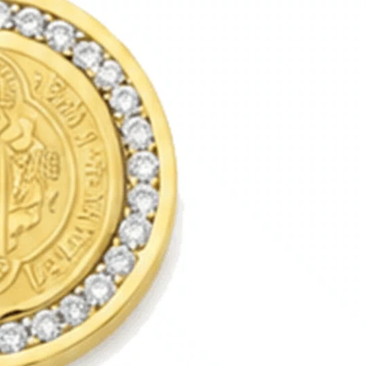 Colar Medalha de São Bento com Strass Corrente Laminada em Inox Dourado
