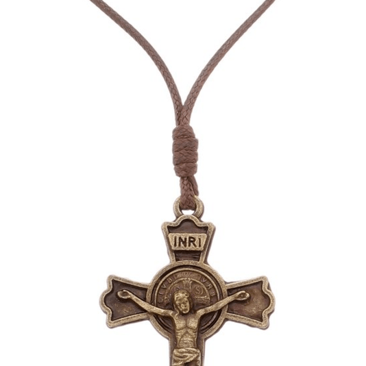 Cordão com Crucifixo da Medalha de São Bento - Ouro Velho