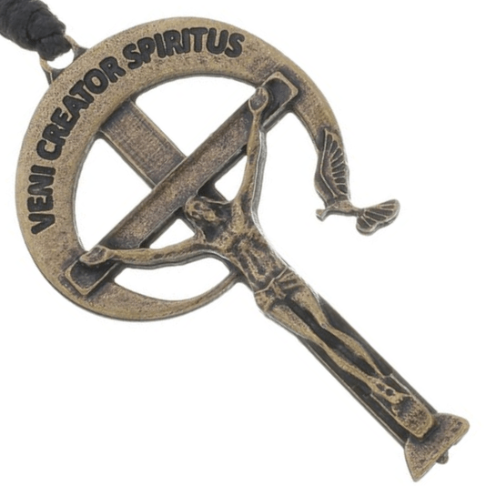 Cordão de Couro com Crucifixo da RCC em Metal - Ouro Velho