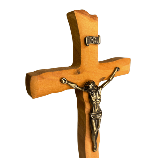 Crucifixo de Mesa ou Parede em Madeira de Demolição - 19cm