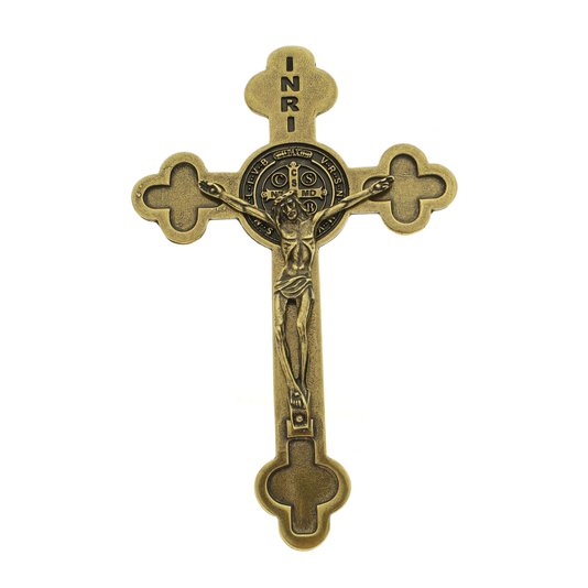 Crucifixo de Parede São Bento Trabalhado Borda Arredondada Ouro Velho - 21cm