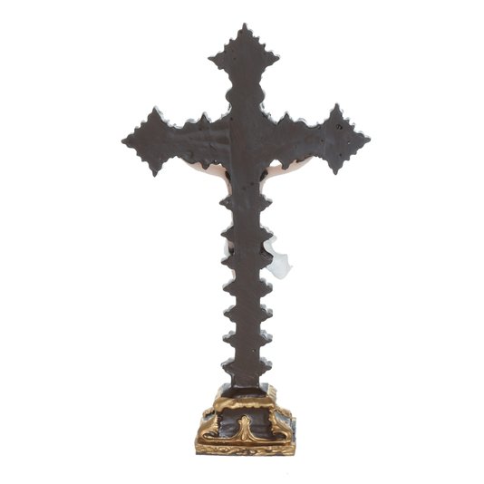 Crucifixo de Mesa em Resina Marrom Escuro e Dourado - 18cm