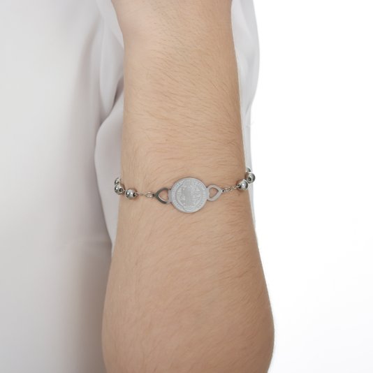 Pulseira da Medalha de São Bento com Contas e Detalhes de Coração em Inox