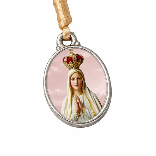 Pulseira  Nossa Senhora de Fátima de Cristal Doce de Leite com Cruz e Medalha Resinada - 8mm