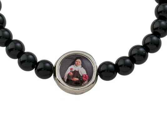 Pulseira Regulável Resinada Santa Teresinha Pérola Preta 6mm