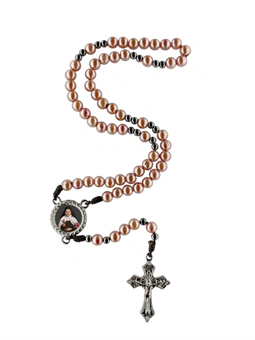 Terço com Folheto Santa Teresinha - Pérola Rosegold 6mm