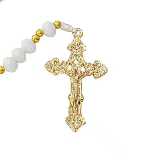 Terço de Cristal Branco Entremeio Dourado Imaculado Coração de Maria