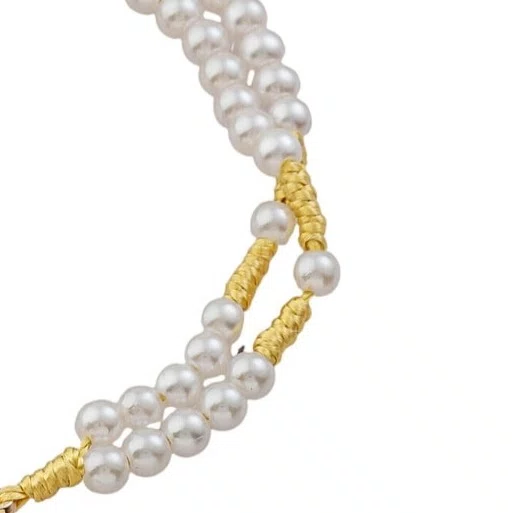 Terço de Pulso de Nossa Senhora Aparecida Dourada e Cruz Strass - Pérola Branca 4mm