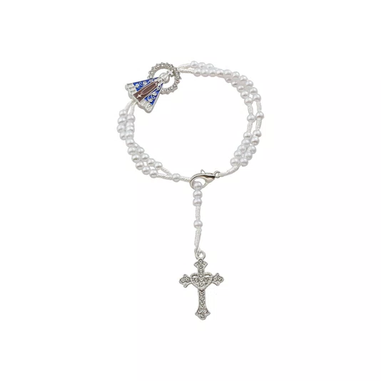 Terço de Pulso de Nossa Senhora Aparecida Prata e Cruz Prata - Pérola Branca 4mm