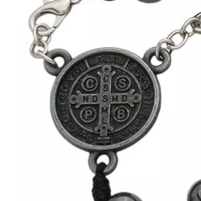 Terço de São Bento com Corrente e Contas Hematita 8mm