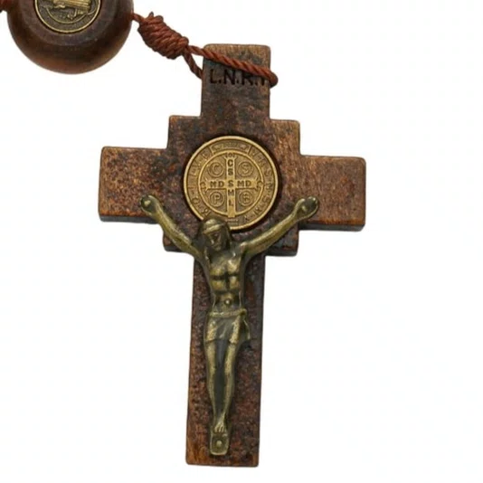 Terço Intercessor de São Bento Pai Nosso 20mm e Contas Madeira Marrom Escuro 10mm