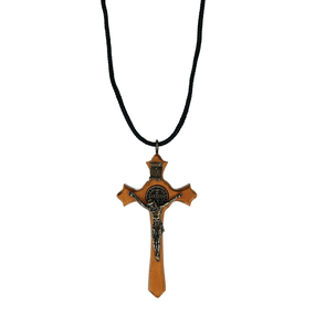 Cordão Crucifixo em Madeira de Demolição - Ouro Velho