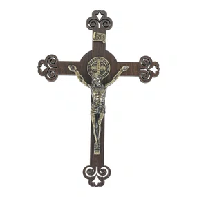Crucifixo de Parede em Mdf Vazado com Detalhes de Metal - 24cm
