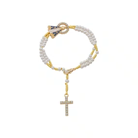 Terço de Pulso de Nossa Senhora Aparecida Dourada e Cruz Strass - Pérola Branca 4mm
