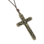 Cordão de Couro com Crucifixo Estilizado em Metal - Ouro Velho