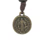 Terço de Pulso Masculino com Medalha de São Bento Na Ponta em Madeira Marfim 6mm